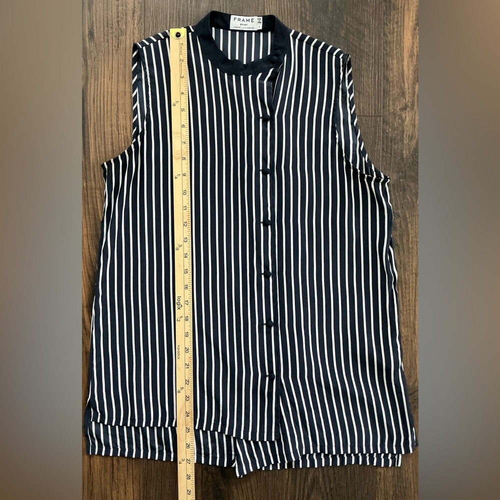 Frame Women’s Navy Le Sleeveless Button Top 100% Silk Navy/White Stripe Sz Small - Picture 8 of 8